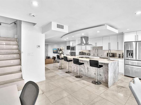 1044 NW N River, Miami FL 33136