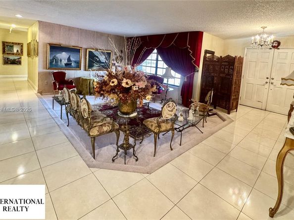 10450 SW 19th St, Miami FL 33165