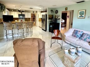 10450 SW 19th St, Miami FL 33165
