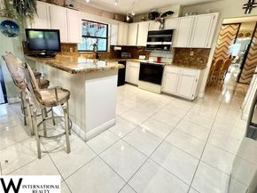 10450 SW 19th St, Miami FL 33165