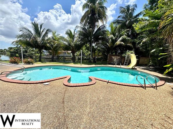 10450 SW 19th St, Miami FL 33165