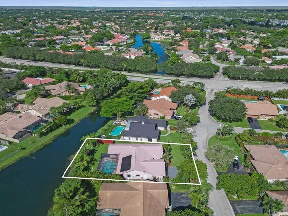 10682 NW 6th St, Coral Springs FL 33071