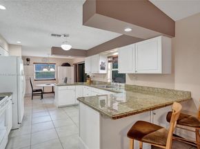 10682 NW 6th St, Coral Springs FL 33071