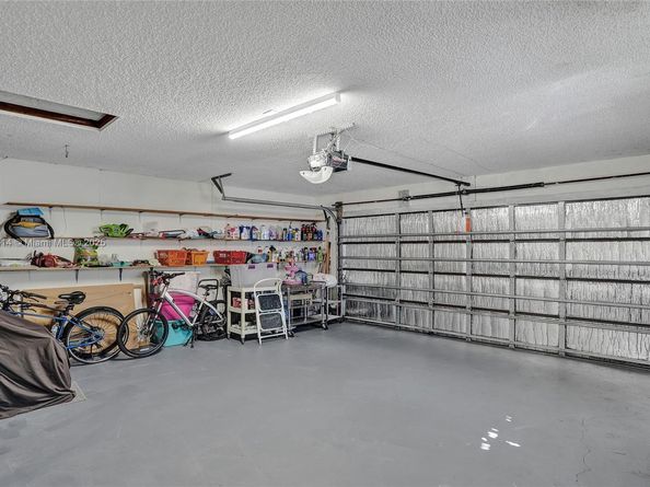 10682 NW 6th St, Coral Springs FL 33071