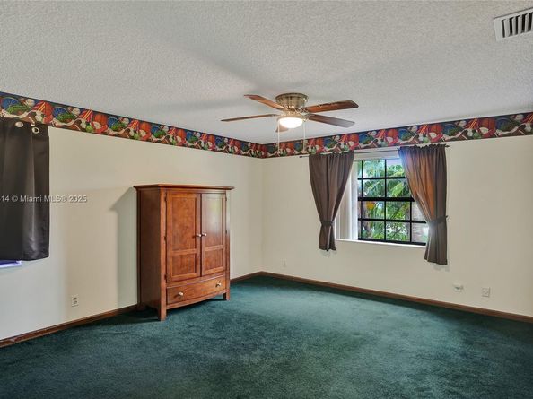 10682 NW 6th St, Coral Springs FL 33071