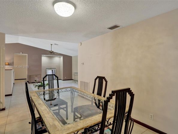 10682 NW 6th St, Coral Springs FL 33071
