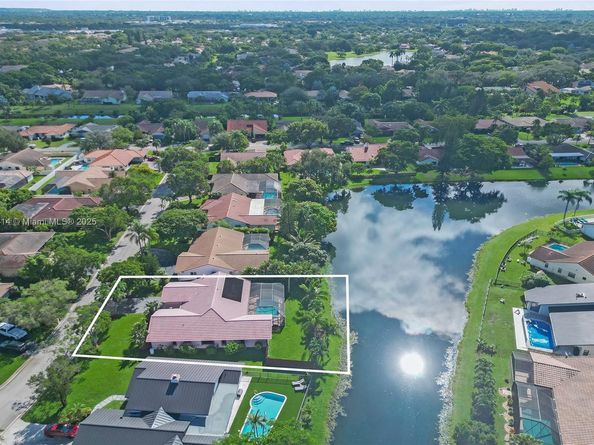 10682 NW 6th St, Coral Springs FL 33071
