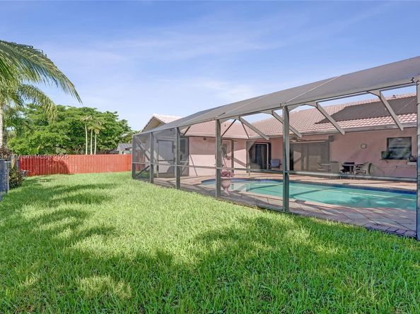10682 NW 6th St, Coral Springs FL 33071