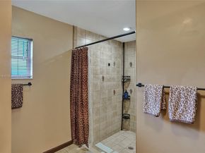 10682 NW 6th St, Coral Springs FL 33071