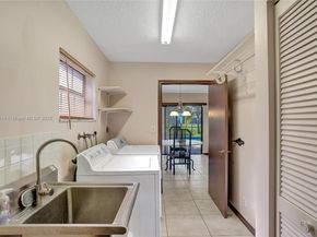 10682 NW 6th St, Coral Springs FL 33071