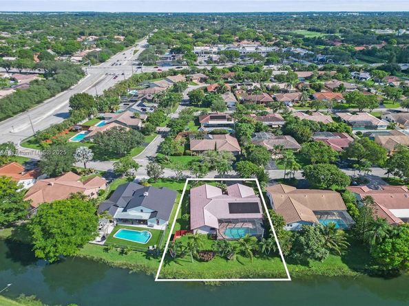 10682 NW 6th St, Coral Springs FL 33071