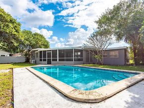 429 W Evanston Cir, Fort Lauderdale FL 33312