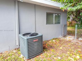 429 W Evanston Cir, Fort Lauderdale FL 33312