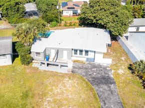 429 W Evanston Cir, Fort Lauderdale FL 33312