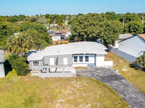 429 W Evanston Cir, Fort Lauderdale FL 33312