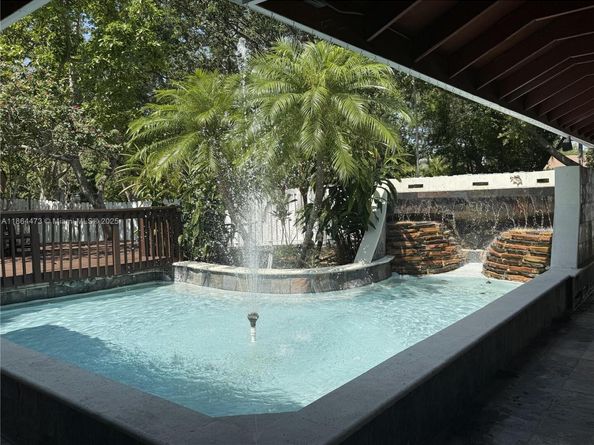 15051 SW 149th St, Miami FL 33196