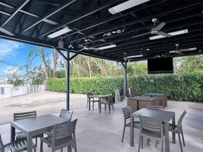 5077 NW 7th St 610, Miami FL 33126