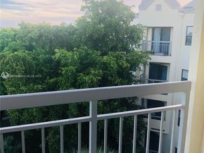 8290 Lake Dr 527, Doral FL 33166