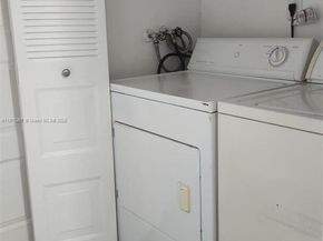 8290 Lake Dr 527, Doral FL 33166