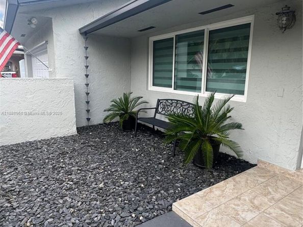 7621 SW 147th Ct, Miami FL 33193