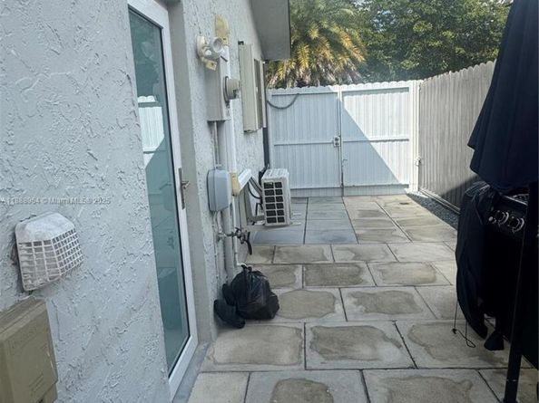 7621 SW 147th Ct, Miami FL 33193