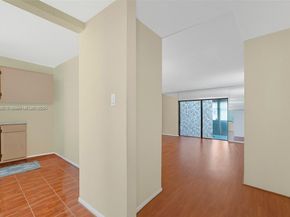 4000 NW 44th Ave 203, Lauderdale Lakes FL 33319