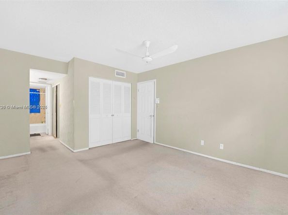 4000 NW 44th Ave 203, Lauderdale Lakes FL 33319