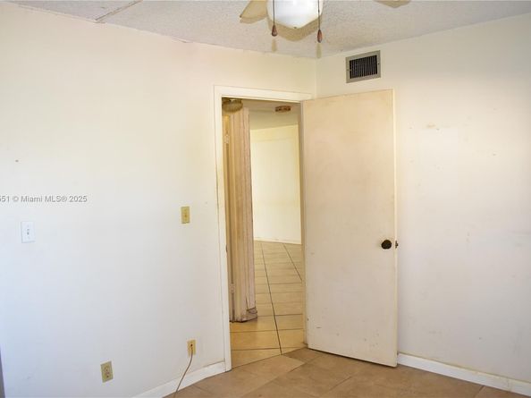 9370 Sunrise Lakes Blvd 203, Sunrise FL 33322