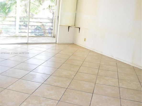 9370 Sunrise Lakes Blvd 203, Sunrise FL 33322