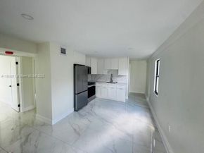 905 SW 13th Ct, Miami FL 33135