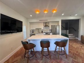 905 SW 13th Ct, Miami FL 33135