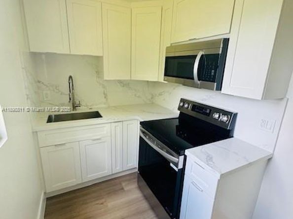 905 SW 13th Ct, Miami FL 33135