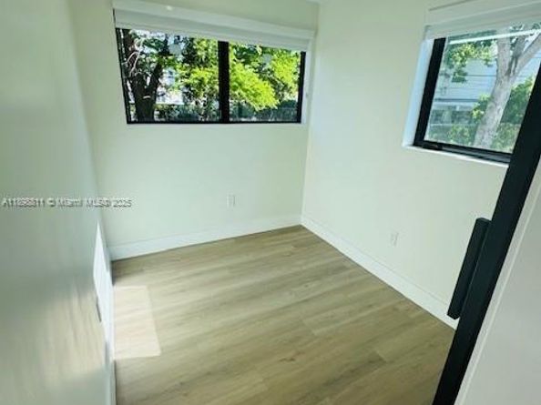 905 SW 13th Ct, Miami FL 33135
