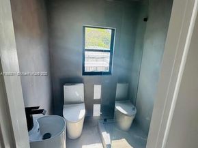 905 SW 13th Ct, Miami FL 33135