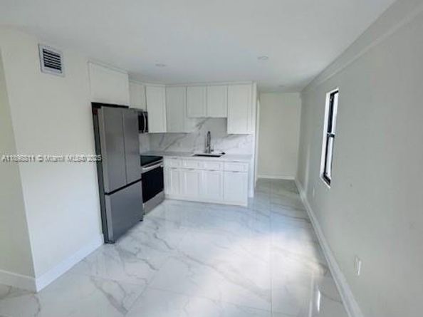 905 SW 13th Ct, Miami FL 33135