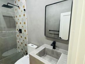 905 SW 13th Ct, Miami FL 33135