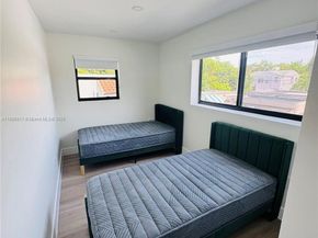 905 SW 13th Ct, Miami FL 33135