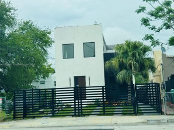 905 SW 13th Ct