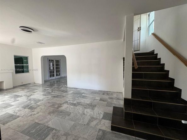 1664 SW 9th St, Miami FL 33135