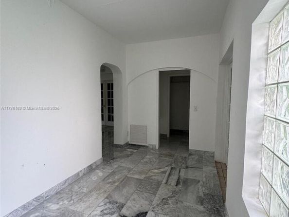 1664 SW 9th St, Miami FL 33135