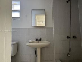 1664 SW 9th St, Miami FL 33135