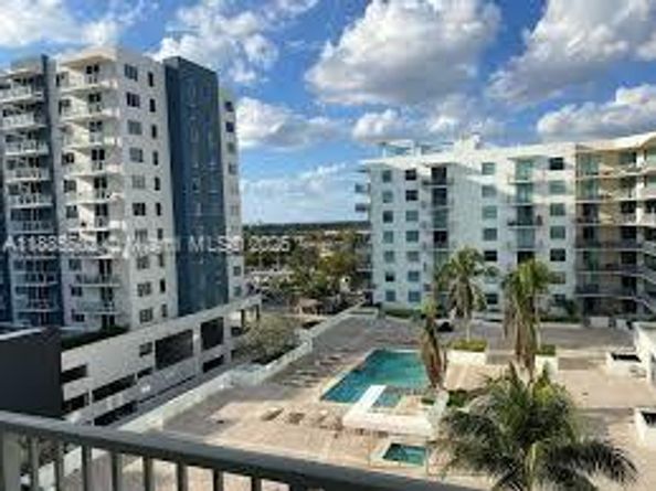 Undisclosed Address #A11885502, Hollywood FL 33020