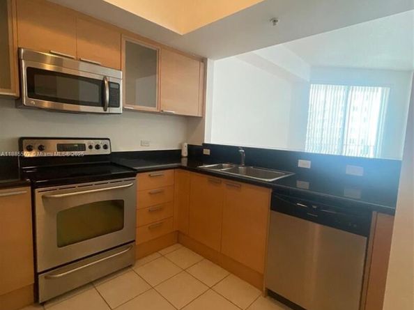 Undisclosed Address #A11885502, Hollywood FL 33020
