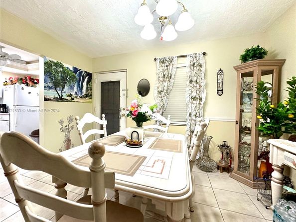 2831 Somerset Dr 206, Lauderdale Lakes FL 33311