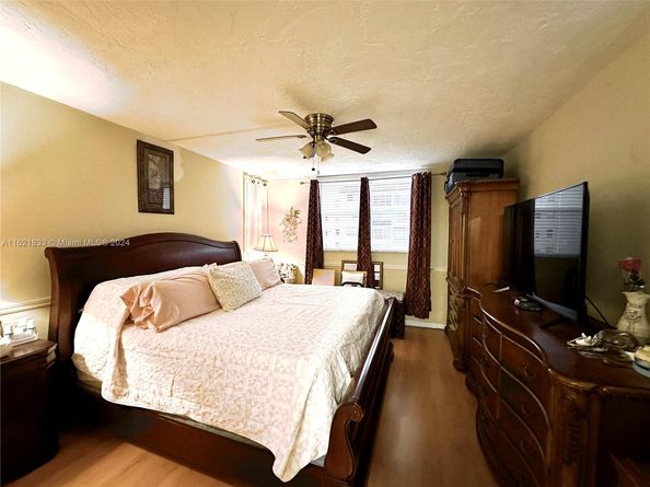 2831 Somerset Dr 206, Lauderdale Lakes FL 33311