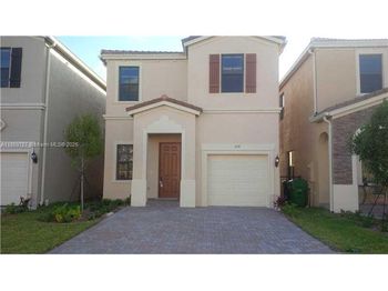 650 NE 191st Ter