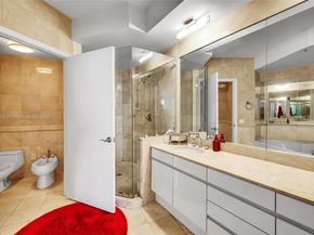 808 E Brickell Key Dr 2104, Miami FL 33131