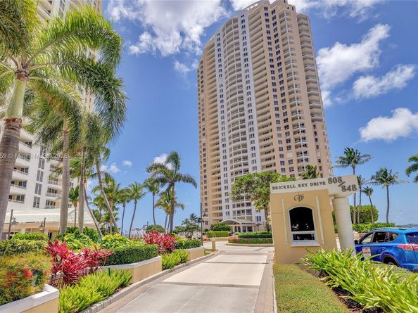808 E Brickell Key Dr 2104, Miami FL 33131