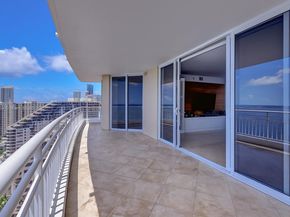 808 E Brickell Key Dr 2104, Miami FL 33131