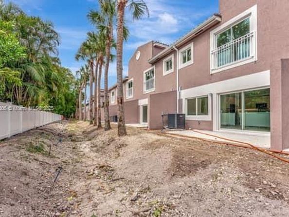 1563 NW 94th Way 09, Coral Springs FL 33071